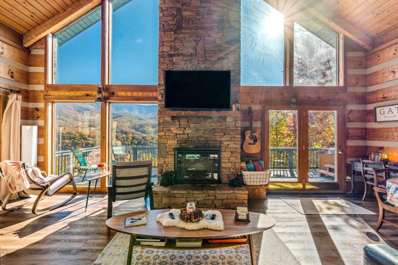 Barenberg Cabin - Secluded Unobstructed Panoramic Smoky Mountains View With Two Master Suites, Loft Game Room, And Hot Tub Gatlinburg Exterior foto