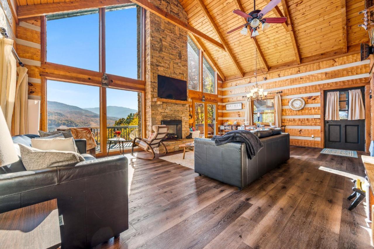 Barenberg Cabin - Secluded Unobstructed Panoramic Smoky Mountains View With Two Master Suites, Loft Game Room, And Hot Tub Gatlinburg Exterior foto