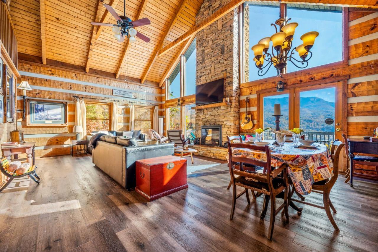 Barenberg Cabin - Secluded Unobstructed Panoramic Smoky Mountains View With Two Master Suites, Loft Game Room, And Hot Tub Gatlinburg Exterior foto