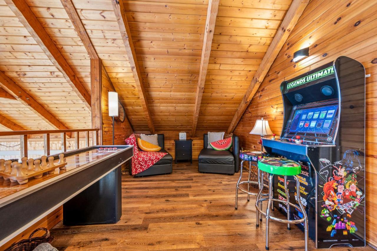 Barenberg Cabin - Secluded Unobstructed Panoramic Smoky Mountains View With Two Master Suites, Loft Game Room, And Hot Tub Gatlinburg Exterior foto