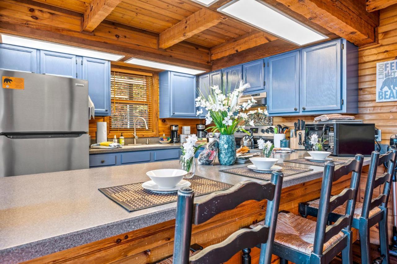 Barenberg Cabin - Secluded Unobstructed Panoramic Smoky Mountains View With Two Master Suites, Loft Game Room, And Hot Tub Gatlinburg Exterior foto
