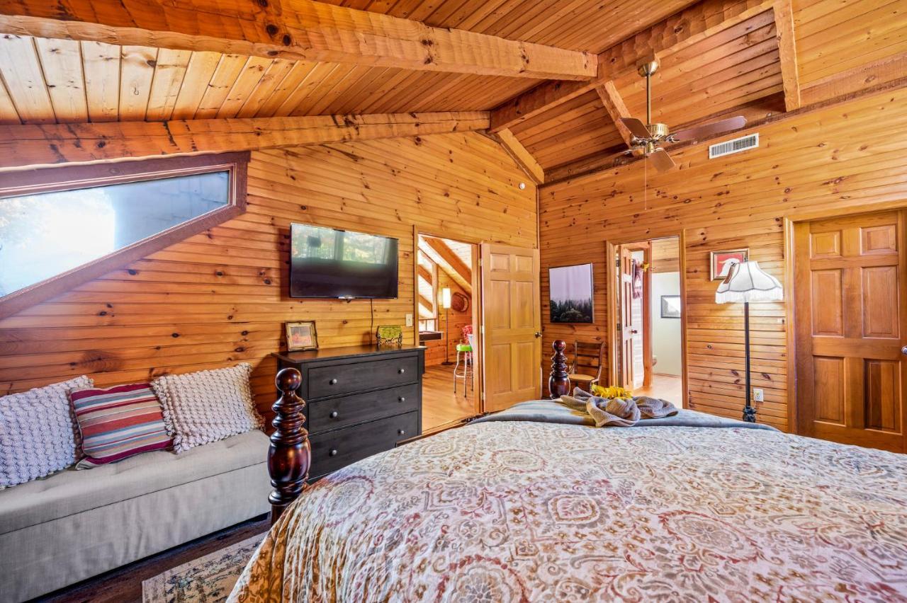 Barenberg Cabin - Secluded Unobstructed Panoramic Smoky Mountains View With Two Master Suites, Loft Game Room, And Hot Tub Gatlinburg Exterior foto