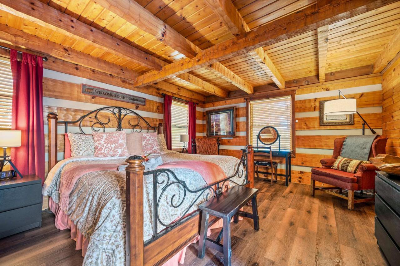 Barenberg Cabin - Secluded Unobstructed Panoramic Smoky Mountains View With Two Master Suites, Loft Game Room, And Hot Tub Gatlinburg Exterior foto