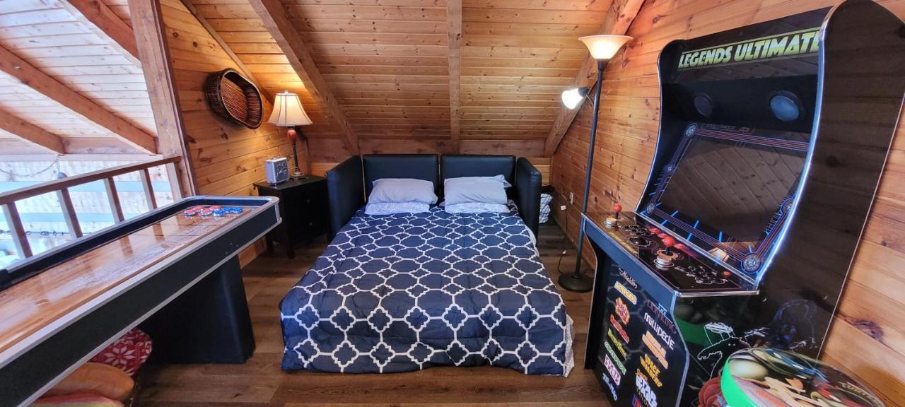 Barenberg Cabin - Secluded Unobstructed Panoramic Smoky Mountains View With Two Master Suites, Loft Game Room, And Hot Tub Gatlinburg Exterior foto